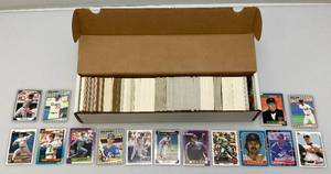 lot 161 image: Unsorted 1980s Baseball Cards And More