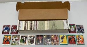 lot 162 image: Unsorted 1990s Football Cards