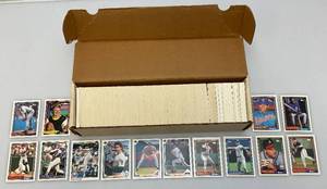 lot 163 image: Unsorted 1992 Topps Baseball Cards