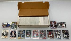 lot 172 image: Unsorted 2013-Some 2018 Topps Baseball Cards