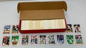 lot 180 image: Unsorted 1993 Topps Baseball Cards