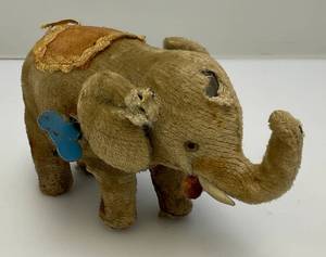 lot 201 image: Antique Key Wind Mechanical Elephant Head And Legs Move. (Needs A Little Oil) But Works 3 x 4 x 6 As Seen