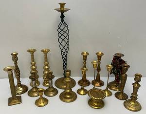 lot 207 image: Misc. Vintage Heavy Brass Candle Holders