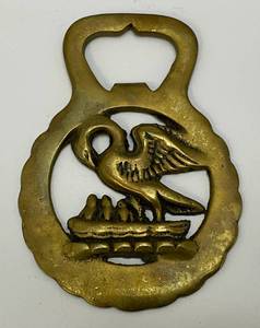 lot 231 image: Antique Brass Swan Adorned Horse Bridle Medallion 2 12 x 312