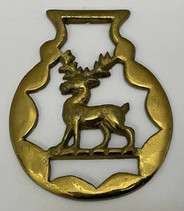 lot 233 image: Antique Brass Reigndeer Adorned Horse Bridle Medallion 3 x 3 58