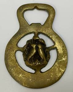 lot 238 image: Antique Brass Love Birds Adorned Horse Bridle Medallion 2 58 x 3 58
