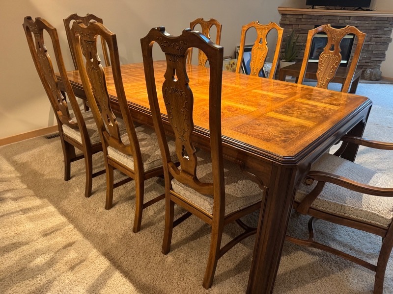 Vintage Drexel Heritage Furnishings Dining Table with 8 Chairs for