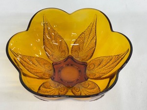 lot 44 image: Vintage Anchor Hocking Renaissance Gold Glass Bowl