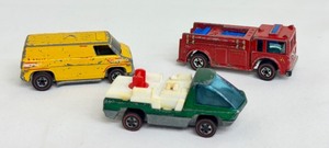 lot 104 image: Set of 3 Vintage Hot Wheels Redline Cars - Fire Eater, Super Va, Heavy Weights Snorkel