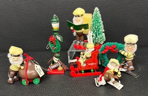 lot 140 image: Set of 5 Hersheys Christmas Ornaments