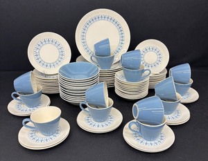 lot 153 image: Vintage Homer Laughlin Richelieu China Service for 12