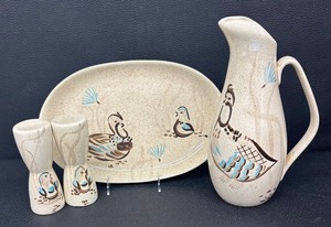 lot 202 image: Vintage Red Wing Bob White Stoneware Platter, Pitcher and Salt & Pepper Shakers Set