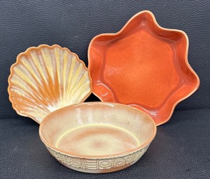 lot 210 image: Set of 3 Vintage Red Wing and Frankoma Pottery Dishes