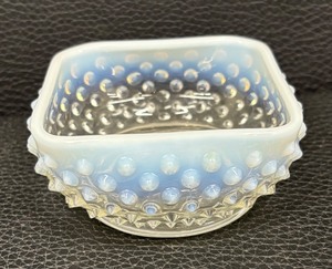 lot 218 image: Vintage Hobnail Glass Square Opalescent Dish