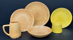 lot 93 image: Vintage Stangl Maize-Ware Handcrafted Pottery Dish Set with Corn Motif - 6 Pieces
