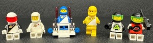lot 146 image: LEGO Classic Space Minifigure Collection with Accessories and Mini Vehicle
