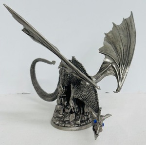 lot 244 image: Scatha the Worm Pewter Dragon Statue by Rowcliffe, Mithril 5 Inch Figurine