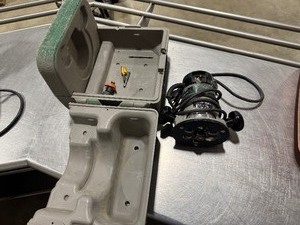 lot 98 image: Porter Cable Router Base Model 1001 with Case. Tested. Works.