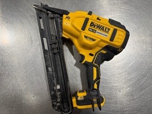 lot 22 image: DeWALT Finish Nailer DCN650 15GA 20V Max - Tool Only. Tested. Works.