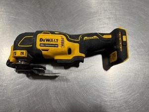 lot 25 image: DeWALT Cordless Oscillating Multi Tool DCS354 20VMax. Tool Only. Tested. Works.