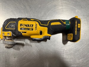 lot 27 image: DeWALT Cordless Oscillating Multi-Tool DCS355 20VMax. Tool Only. Tested. Works.