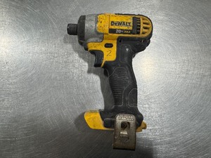 lot 36 image: DeWalt 14 Cordless Impact Driver DCF885 20vMax. Tool Only. Tested. Works