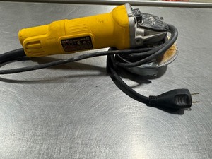 lot 46 image: DeWALT 4 12 Angle Grinder DWE4011. Tested. Works.