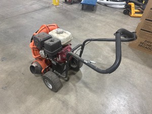 lot 10 image: Honda YardParking Area Blower