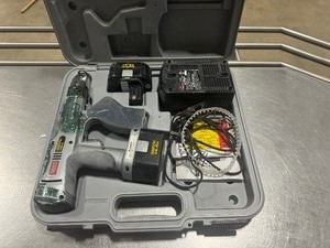 lot 73 image: DuraSpin DS200 14V with Carrying Case Two Batteries and Charger.  Tested. Works.