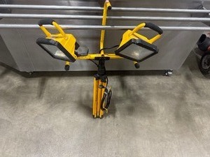 lot 85 image: Worklight with Tripod Stand. Tested. Works.