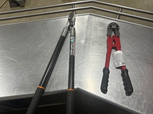 lot 89 image: Fiskars Pruner and Never Used 18 Swagging Tool