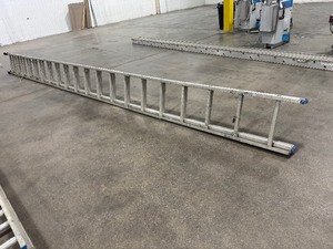 lot 176 image: 40 Aluminum Extension Ladder