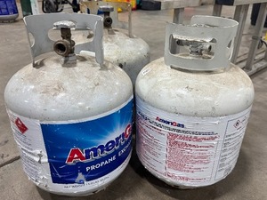 lot 186 image: Three 15 Gallon LP Tanks