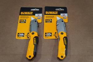 lot 21 image: 2 DeWalt Folding Retractable Knife