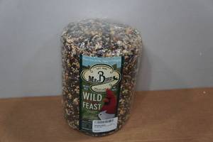 lot 56 image: Mr Bird Wild Bird Feast 4lb Cylinder