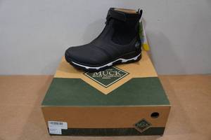 lot 63 image: Muck Boots Womens Apex Mid Zip Boots - Size 11