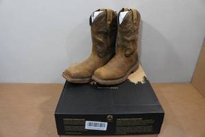 lot 68 image: Irish Setter Marshall Mens 11 Pull-On Work Boots Style 83923 - Size 8.5