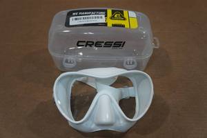 lot 82 image: Cressi F1 Frameless Mask