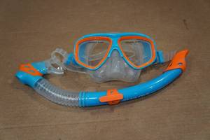 lot 89 image: Cressi Kids Snorkel Set