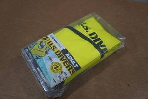 lot 97 image: US Divers Adult Snorkel Vest