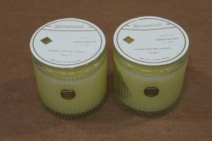 lot 112 image: 2 Aromatique 6oz Candles - Sorbet