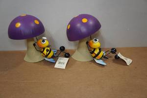 lot 131 image: 2 Regal Art Metal Bee Garden Statues