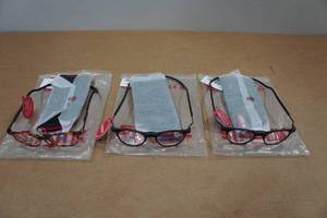 lot 141 image: 3 Slastik Blue Light Magnetic Glasses 3.00