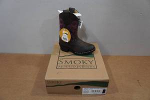 lot 155 image: Smoky Mountain Boots - Kids Size 8.5
