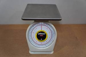 lot 162 image: Pelouze Kitchen Scale