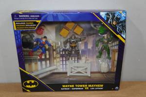lot 167 image: DC Wayne Tower Mayhem Playset