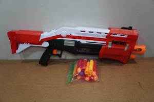 lot 175 image: Nerf Fortnite Gun