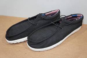 lot 184 image: Light Weight Slip-On Canvas Shoes - Fits 10-11