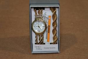 lot 190 image: Time and Tru Ladies Watch