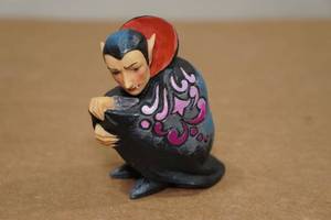 lot 206 image: Enesco Jim Shore Vintage Vampire